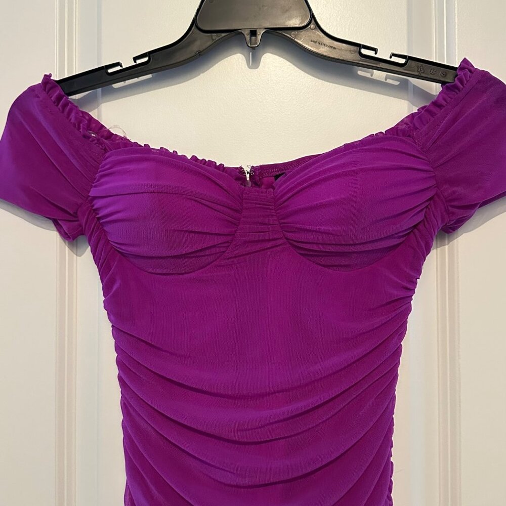 Windsor Off-Shoulder Ruched Dress M - Picture 8 of 9